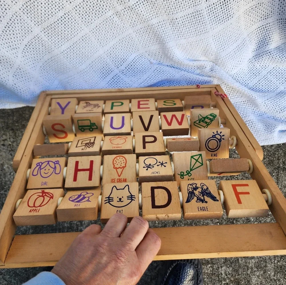 Vintage‎ Woodblock Alphabet learning game